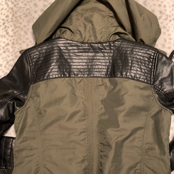 ‼️SOLD‼️Garage khaki urban bomber fall spring coat. - Picture 8 of 8